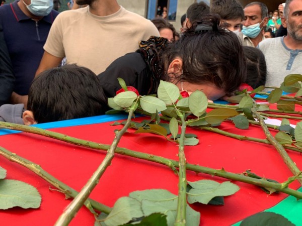 Şəhid general-mayor Polad Həşimovun cənazəsi ata ocağına gətirildi - 