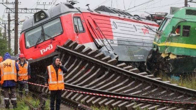 Rusiyada iki yük qatarı toqquşdu -