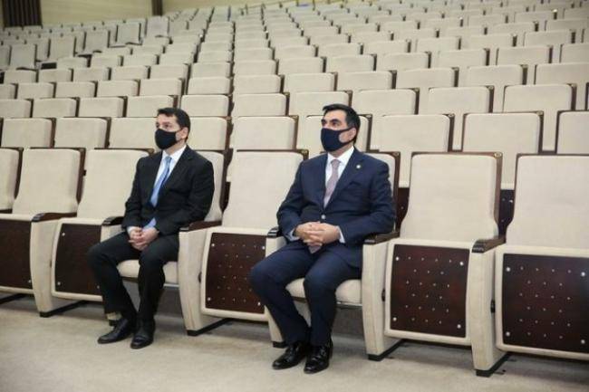 Hikmət Hacıyev Bakı Ali Neft Məktəbində -