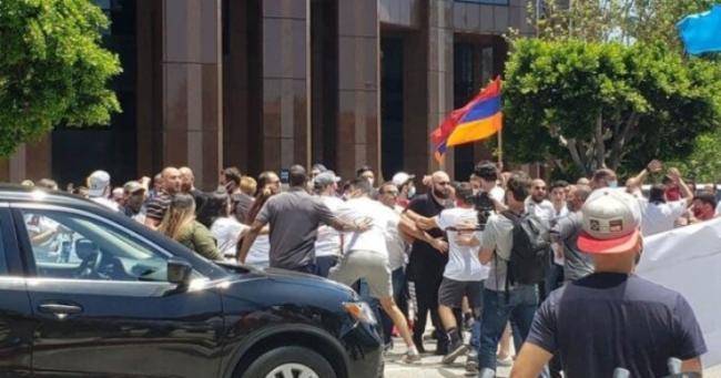 Azerbaycanlılar və ermənilər Amerikada üz-üzə gəldilər -