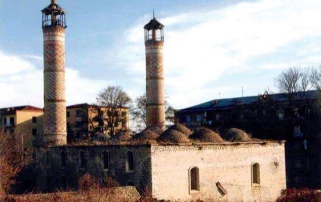 Ermənilər 403 tarixi dini abidəyə vandalizm siyasəti həyata keçirir