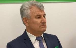Koronavirusdan &ouml;lən şəxs se&ccedil;kilərdə qalib gəldi Xəbər şəkili