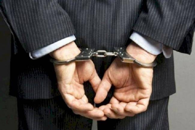 Azərbaycanda vəzifəli şəxslər rüşvətə görə həbs edildi -