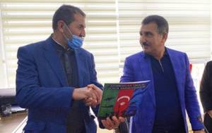 Suqovuşanda Azərbaycan bayrağını qaldıran əsgərə ev verildi