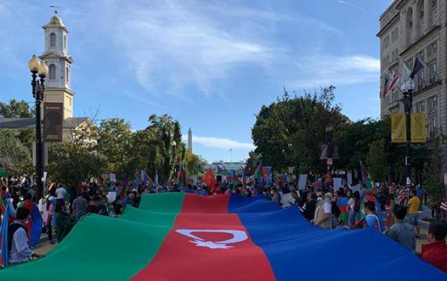 Vaşinqtonda erməni təcavüzünə etiraz aksiyasından -