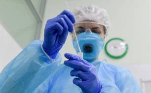 Təyyarəyə koronavirus testi neqativ çıxanlar buraxılacaq Xəbər şəkili