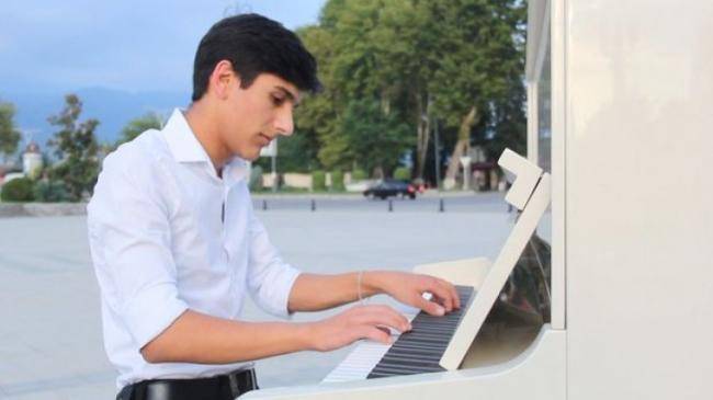 11 168 İsmayıllıdan olan gənc pianoçunun ifası izlənmə rekordu qırıb -