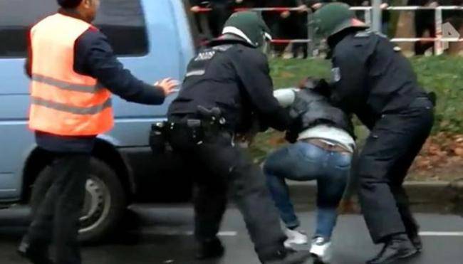 Berlindəki aksiyada 45 polis yaralandı,