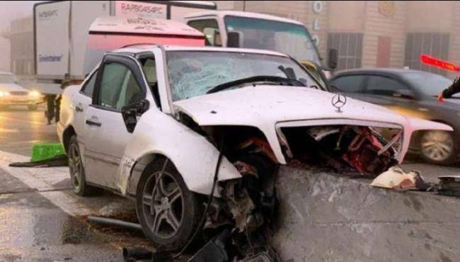 Bakıda s&uuml;kan arxasında yuxulayan s&uuml;r&uuml;c&uuml; dəhşətli qəzaya səbəb oldu - 