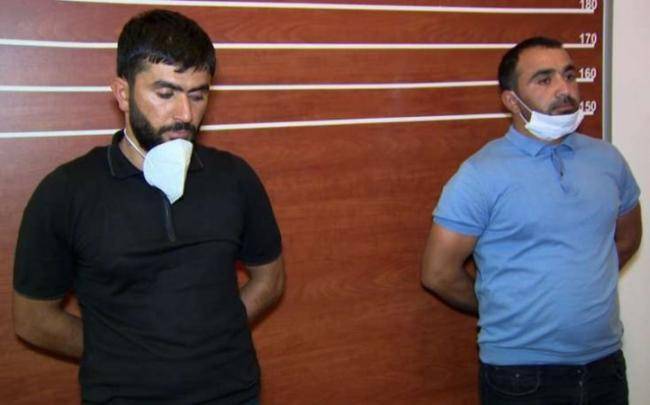 Qadını avtomobildən düşürərək bıçaqla hədələdilər