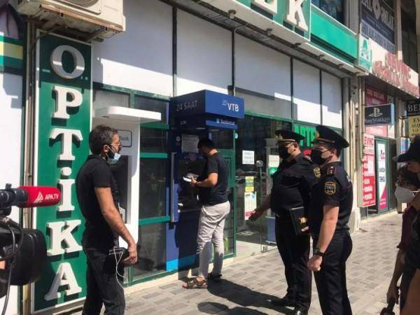 Bakı polisi maskalarla bağlı hərəkətə keçdi -