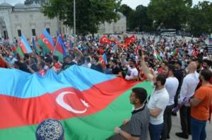 İstanbulda Azərbaycana izdihamlı dəstək mitinqi -
