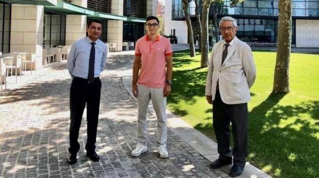 Hafiz Paşayev 700 bal toplayan abituriyent ilə görüşdü-