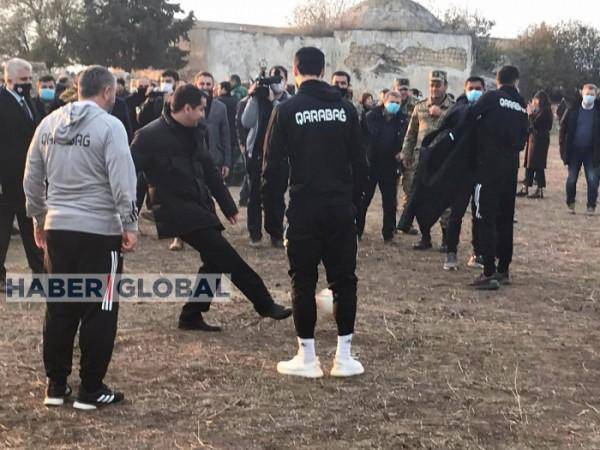 Hikmət Hacıyev Ağdamın məşhur stadionunda -