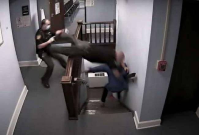 Həbs cəzası oxunan şəxs məhkəmə zalından belə qaçdı -