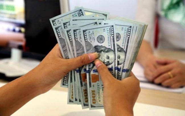 Oktyabrda satılan valyutanın məbləği açıqlandı