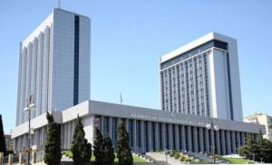 Komitə sədri koronavirusa görə deputatları diqqətli olmağa çağırdı Xəbər şəkili