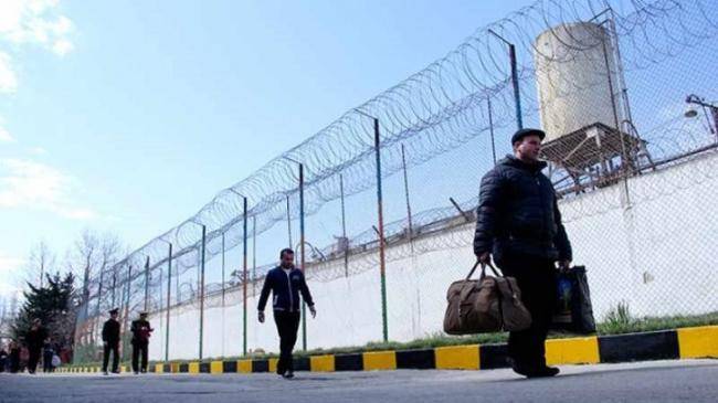 Həbsdə olan şəhid valideynləri azadlığa buraxıldı -