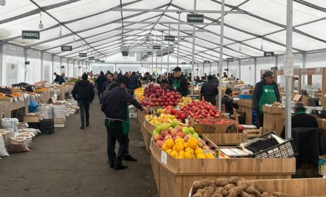 Azərbaycanda bu müğənniyə 10 yumurta, 2 çolpanı 3 minə satdılar