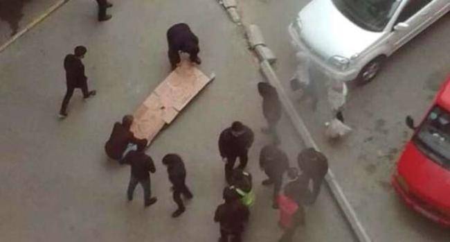 Bakıda 8 yaşlı qız özünü binadan atdı: Atası evə sərxoş gəldi... -