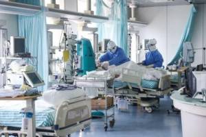 Keçmiş baş epidemioloqun qardaşı koronavirusdan öldü - Xəbər şəkili
