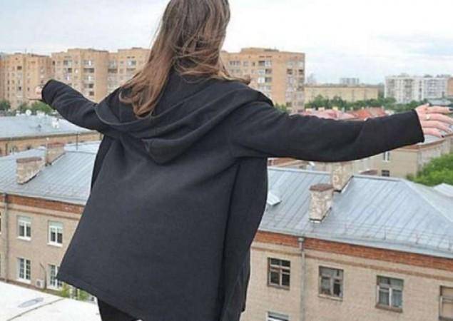 Bakıda azyaşlı övladlarını və özünü binadan atan ana ilə bağlı
