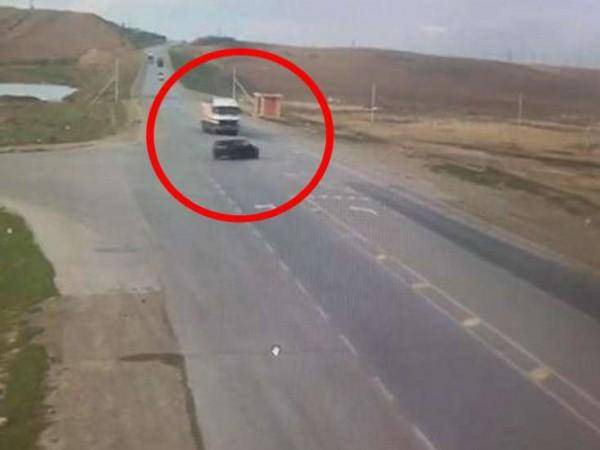 M&uuml;şfiq yolunda polisin &ouml;ld&uuml;y&uuml; qəzanın g&ouml;r&uuml;nt&uuml;s&uuml; -