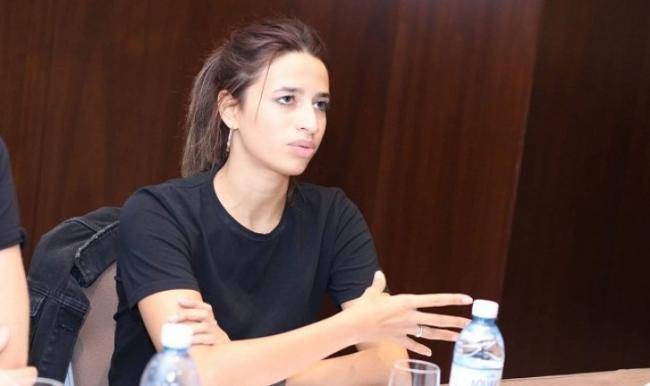 Azərbaycanlı idmançı yataqdan yarıçılpaq —