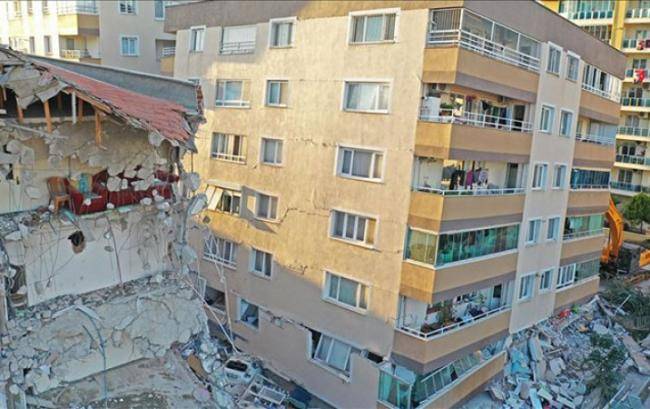 İzmirdə zəlzələdə ölənlərin sayı 116 nəfər oldu