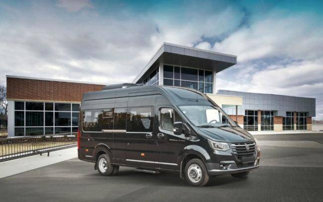 İlk elektrik “QAZel”i təqdim olundu