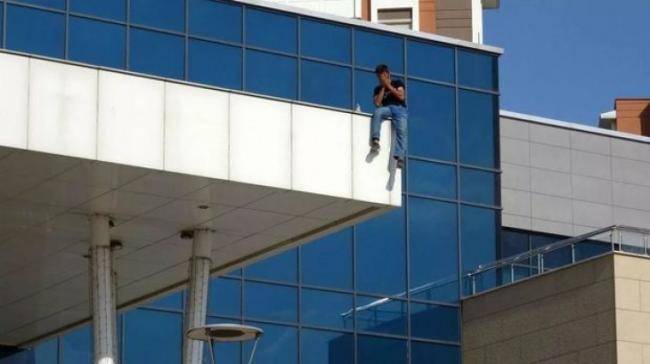 “Bir növ adətkərdə olub”: 31-ci dəfə intihara cəhd etdi -