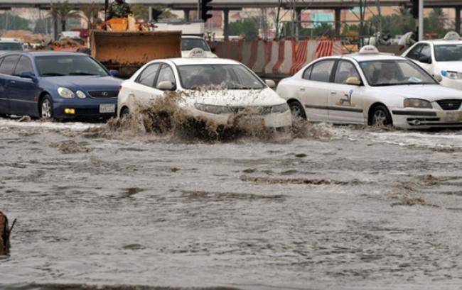 Səudiyyə Ərəbistanında yayda leysan -