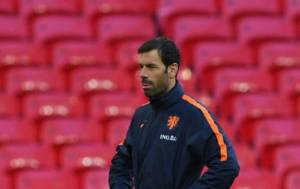 Van Nistelroy baş məşqçi oldu