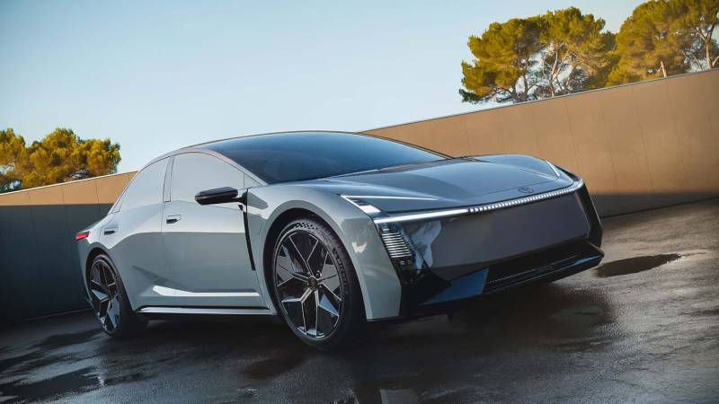 Toyota Gələcək Corolla Konseptini Göstərdi: Çexiyada €680 Milyonluq Elektrikli Avtomobil Sərmayəsi