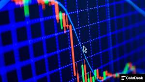 Bitcoinin Qiyməti Nəyə Görə Azaldı? Bazar Həddindən Artıq Spekulyativ Mövqeləri Ləğv Edir