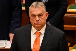 Orban: Macarıstan ABŞ-nin Rusiya neftinə qarşı sanksiyalarından zərər görmək istəmir