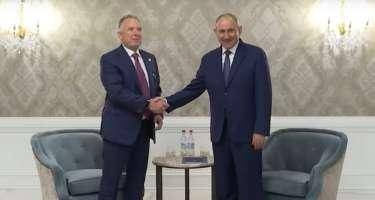 Paşinyan ABŞ prezidentinin xüsusi elçisi ilə görüşdü