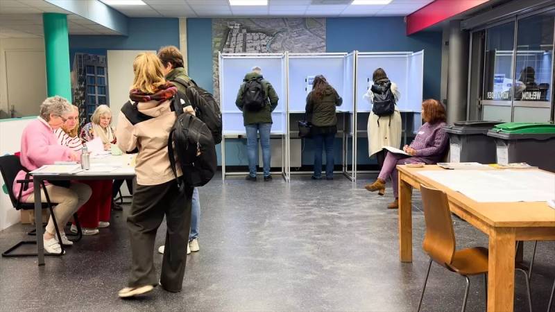Niderlandda Ümumi Seçkilərə Start Verildi: Hökumət Böhranı Və Aşırı Sağ Partiyaların Artan Gücü Xəbər şəkili