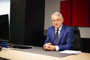 Sloveniyalı nazir: "Azərbaycan rəqəmsal texnologiyalar sahəsində Aİ-nin əsas tərəfdaşı ola bilər" - MÜSAHİBƏ Xəbər şəkili