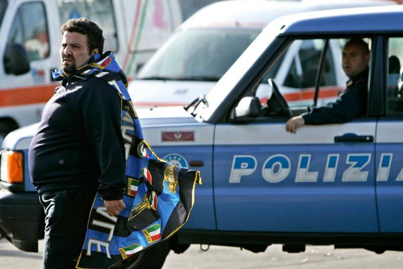 İtaliyada idman azarkeşləri avtobus sürücüsünü öldürüb