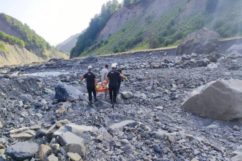 FHN dağlıq ərazidə köməksiz qalan şəxsi xilas edib