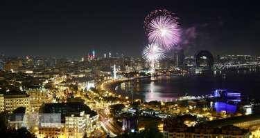 Bakıda Dünya Azərbaycanlılarının Həmrəyliyi Günü və Yeni il atəşfəşanlığı oldu