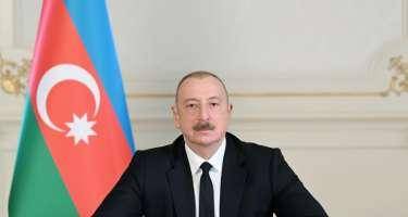 Şavkat Mirziyoyev İlham Əliyevi təbrik etdi