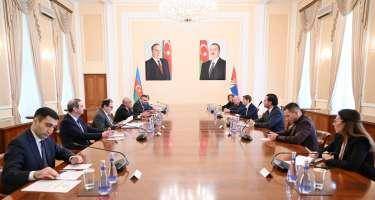 Əli Əsədov Ana Brnabiç ilə görüşdü