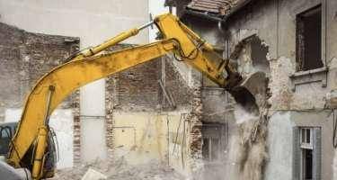 Bu ərazidə evlər sökülür