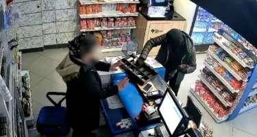 Oyuncaq tapança ilə mağazanı soydu -FOTOLAR