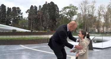 Prezident Gəncədə Nilayla belə görüşdü -VİDEO