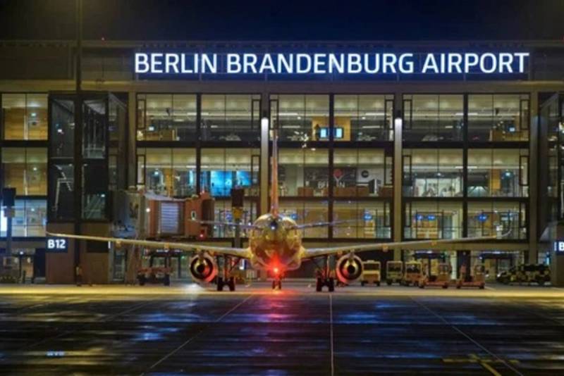 Berlin aeroportunun işi drona görə müvəqqəti dayanıb