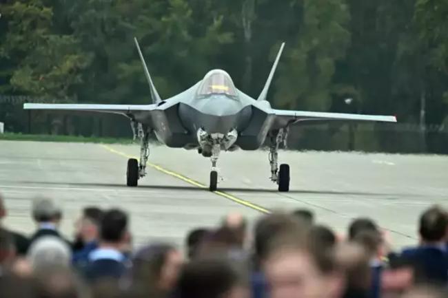 Belçika ilk F-35 hərbi təyyarələrini təhvil aldı Xəbər şəkili
