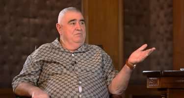 Şərurlu İsfəndiyar Elman Nəsirovun qızına jest etdi